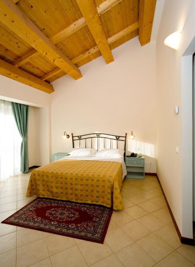 Agriturismo Biologico Corte Aragonese Santa Maria di Licodia Dış mekan fotoğraf